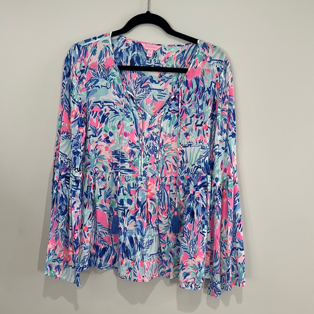 Lilly Pulitzer flowy top. Size Medium